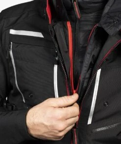 Moto Guzzi Jacke „Adventure Touring“ Schwarz Inkl. Protektoren -Motorradgepäck Geschäft Moto Guzzi Jacke Adventure Touring schwarz inkl Protektoren 606995M01JK 2 1280x1280