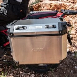Givi Alu-Seiten-Koffer Satz Trekker Outback 48L Monokey 18 Givi Alu-Seiten-Koffer Satz Trekker Outback 48L Monokey -Motorradgepäck Geschäft OBKN48APACK2 Givi Alu Seiten Koffer Satz Trekker Outback 48L Monokey 02 1280x1280