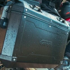 Givi Alu-Seiten-Koffer Satz Trekker Outback 48L Schwarz Monokey 17 Givi Alu-Seiten-Koffer Satz Trekker Outback 48L Schwarz Monokey -Motorradgepäck Geschäft OBK 02 1280x1280