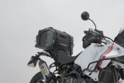Drybag 350 Hecktasche Für Moto Guzzi V85 TT /Travel, Schwarz / Grau - SW Motech -Motorradgepäck Geschäft SW Motech Drybag 350 Hecktasche schwarz grau BC WPB 00 001 20000 3 1280x1280 3