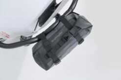 Drybag 80 Hecktasche Für Aprilia ETV 1200 Caponord, Schwarz / Grau - SW Motech -Motorradgepäck Geschäft SW Motech Drybag 80 Hecktasche schwarz grau BC WPB 00 010 20000 8 1280x1280
